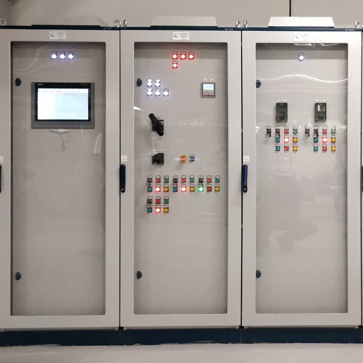 Dettaglio di cablaggio in quadro elettrico industriale