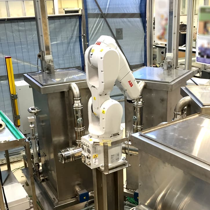 Sistema di automazione industriale con componenti di controllo